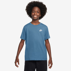 NIKE K NSW TEE EMB FUTURA LBR FZ5177-429 T-SHIRT SHORT SLEEVE (YB)