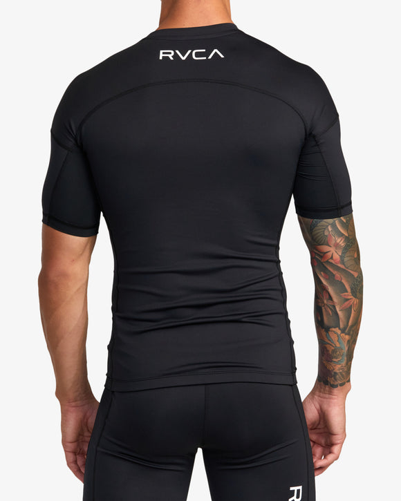 RVCA COMPRESSIONSS  KTTP BLK AVYKT00265-BLK COMPRESSION TOP SHORT SLEEVE (M)