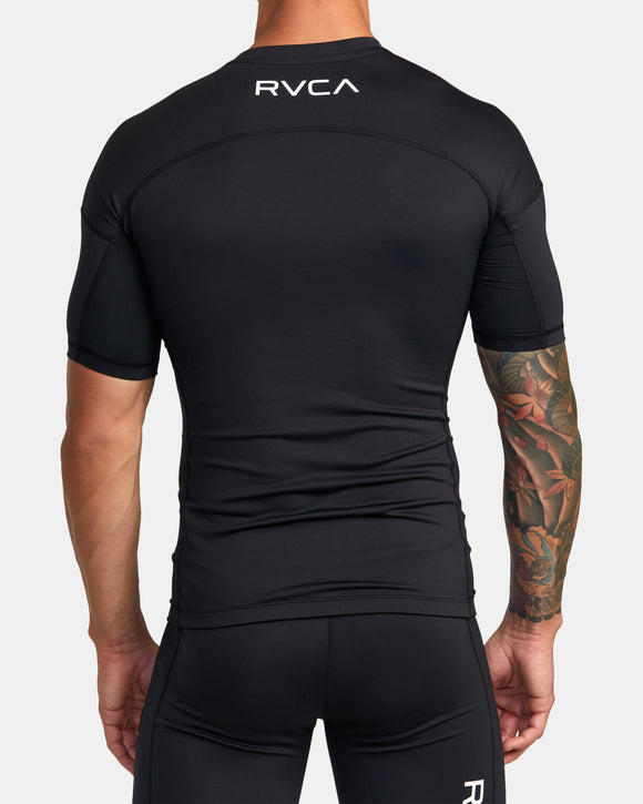 RVCA COMPRESSIONSS  KTTP BLK AVYKT00265-BLK COMPRESSION TOP SHORT SLEEVE (M)