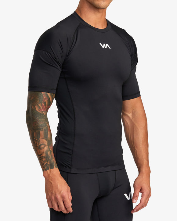 RVCA COMPRESSIONSS  KTTP BLK AVYKT00265-BLK COMPRESSION TOP SHORT SLEEVE (M)