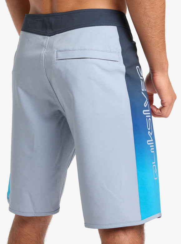 QUIKSILVER SURFSILK HOLMES EQYBS04893-SJE8 BOARDSHORT (M)