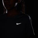 NIKE DRI­FIT MILER FD0237-084 TOP SHORT SLEEVE TRAINING (YG)-4