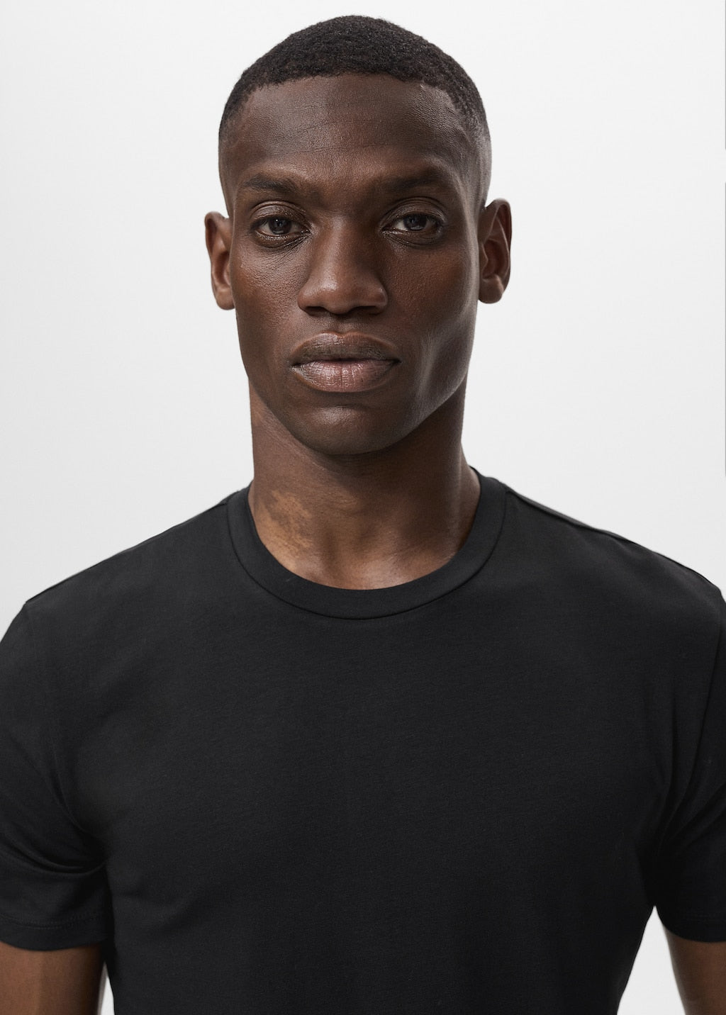 MANGO STRECH 17911506-99 MANGO MAN T-SHIRT SHORT SLEEVE