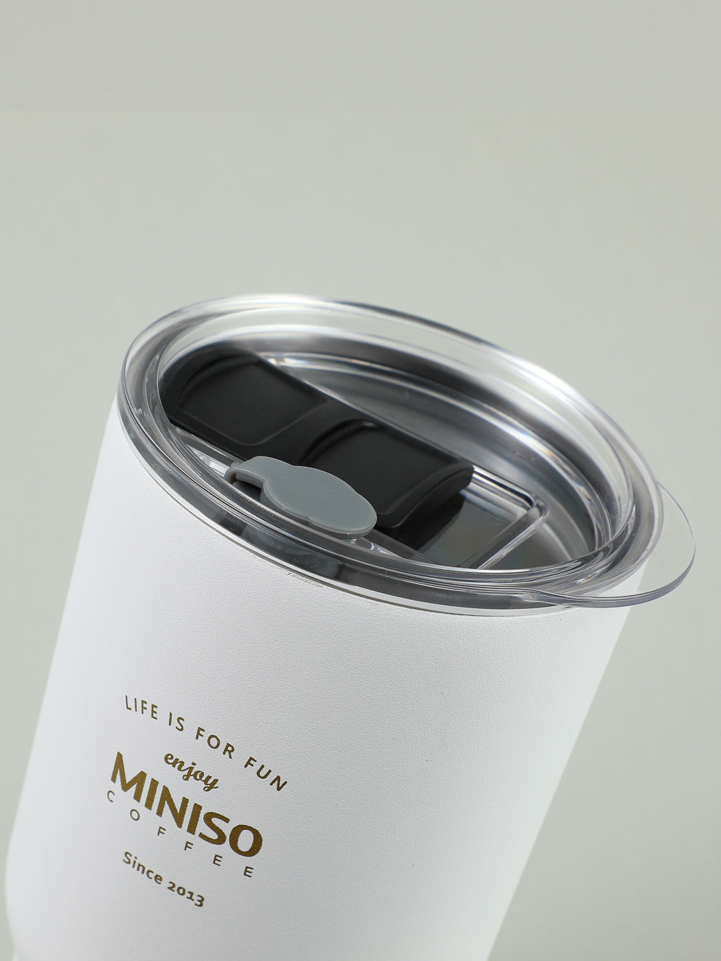 MINISO CLASSIC BLACK & WHITE SERIES-STEEL BOTTLE 580ML, WHITE 2009942811109 STEEL CUP