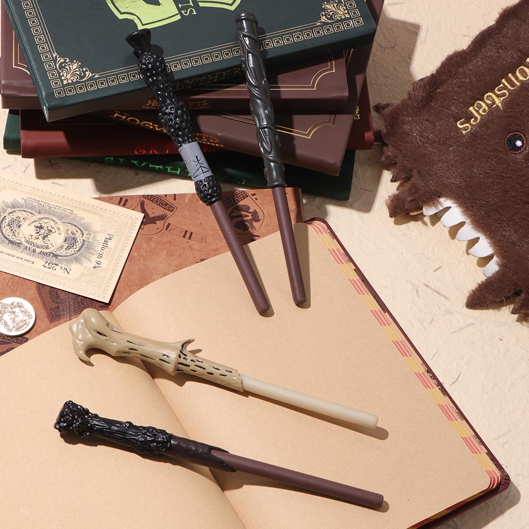 MINISO HARRY POTTER WAND SURPRISE BOX BALLPOINT PEN ( 4 ASSORTED MODELS ) PDQ 2018239310102 FUN SIGNING PEN