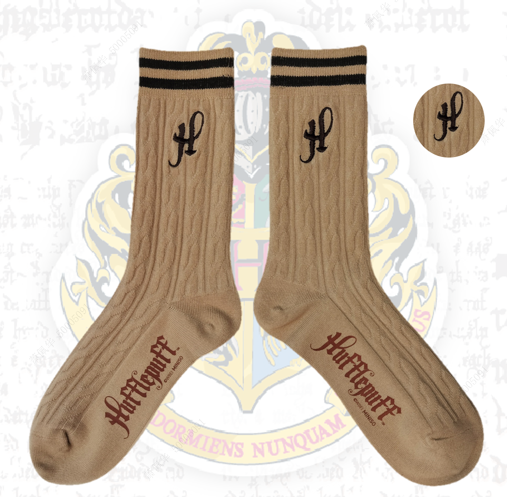 MINISO HARRY POTTER STRIPED CREW SOCKS(HUFFLEPUFF) 2018296810102 FASHION IP SOCKS