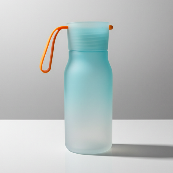 MINISO GRADIENT COLOR PLASTIC BOTTLE WITH STRAP 350ML ( GREEN ) 2022749310101 PLASTIC WATER BOTTLE