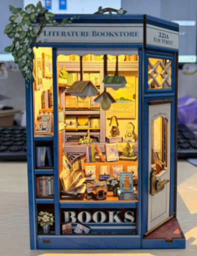 MINISO ASSEMBLING ROOM BOOK STAND(LITERATURE BOOKSTORE) 2024631613109 EDUCATIONAL TOYS