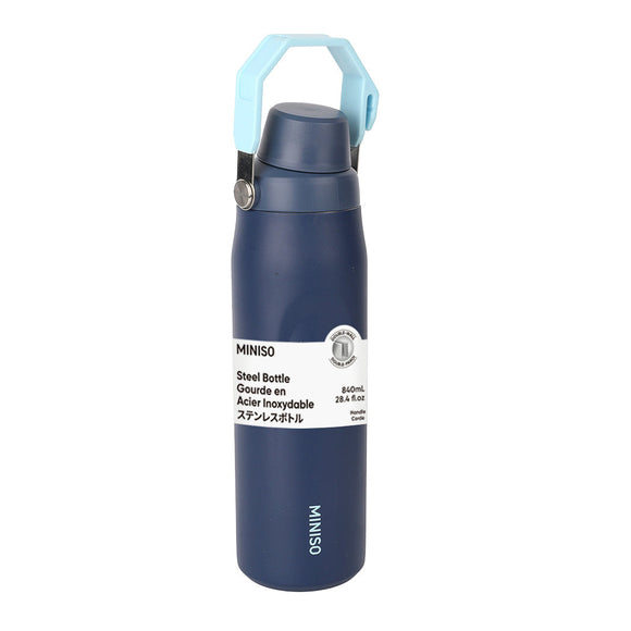 MINISO LARGE CAPACITY DOUBLE-WALL STAINLESS STEEL BOTTLE WITH HANDLE 840ML(DEEP BLUE) 2028542914102 STEEL CUP