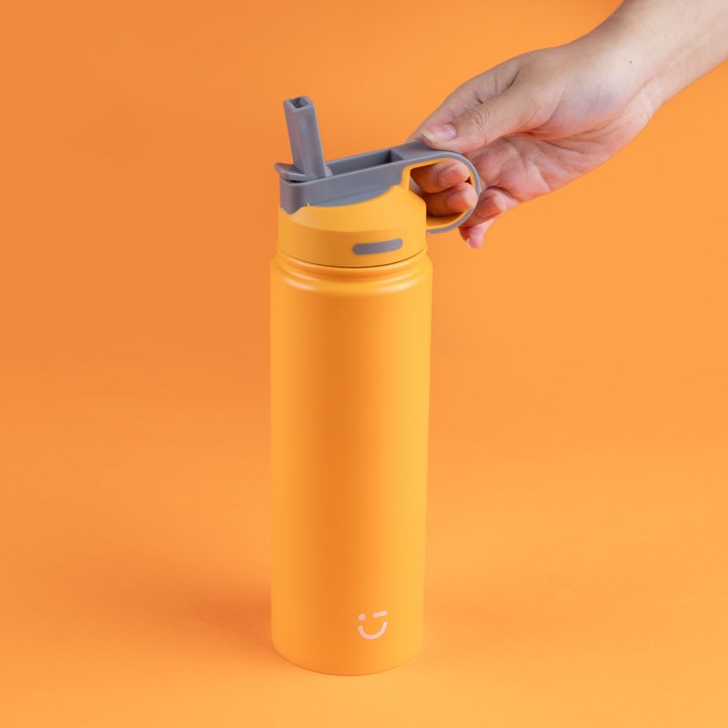 MINISO SOLID COLOR STAINLESS STEEL BOTTLE WITH HANDLE AND STRAW LID ( 900ML ) ( ORANGE ) 2015040910101 LIFE DEPARTMENT