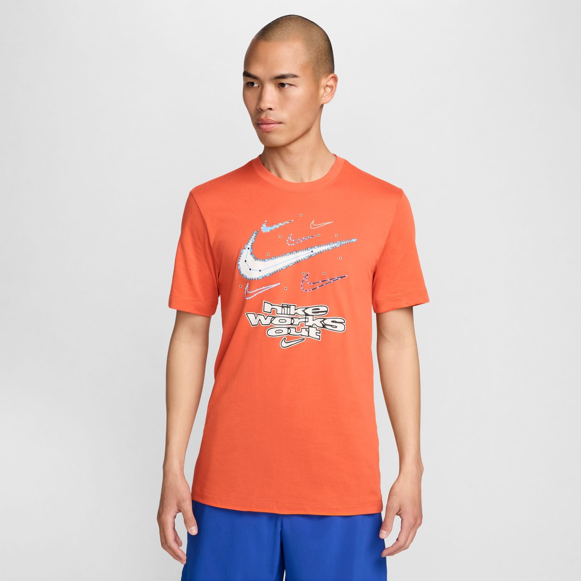 NIKE AS M NK Dri-FIT TEE IYKYK SU24 FV8373-809 T-SHIRT SHORT SLEEVE TRAINING (M)