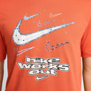 NIKE AS M NK Dri-FIT TEE IYKYK SU24 FV8373-809 T-SHIRT SHORT SLEEVE TRAINING (M)-4