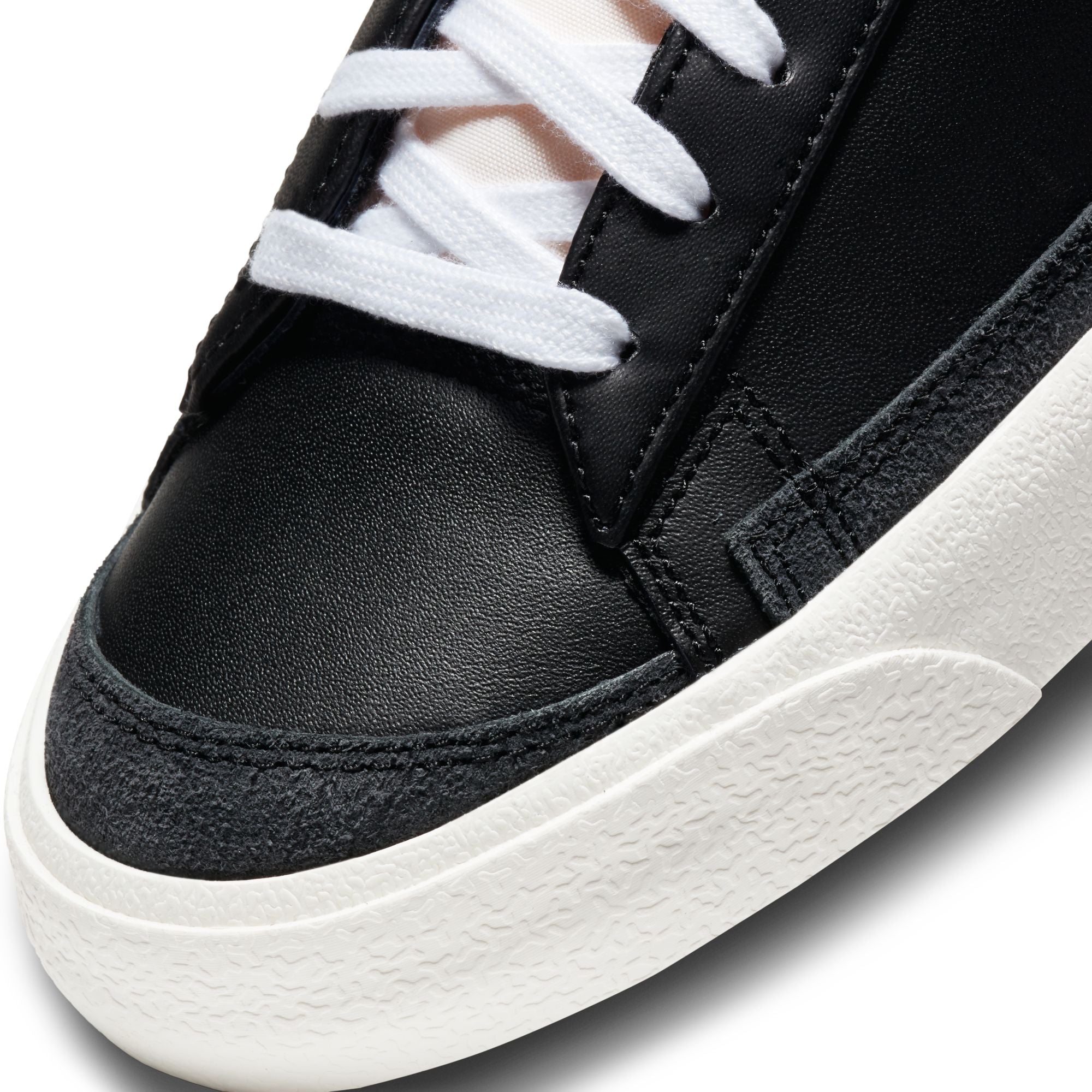 NIKE BLAZER LOW '77 VNTG DA6364-001 SNEAKER (M)