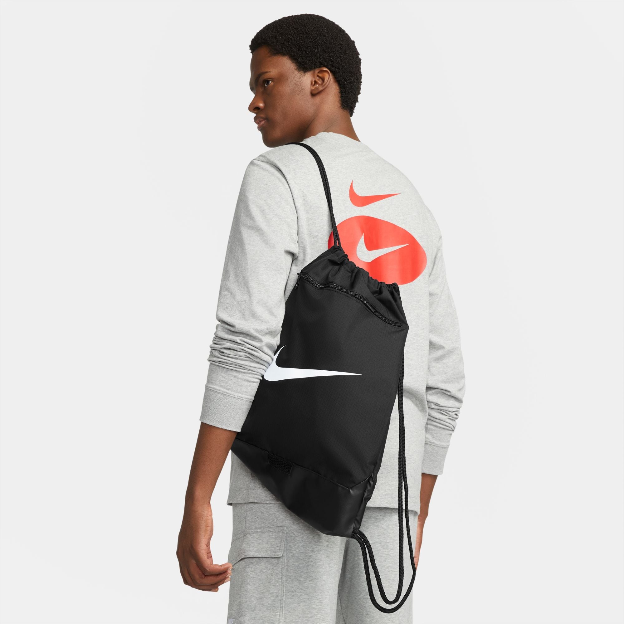 NIKE NK BRSLA DRAWSTRNG - 9.5 (18L) DM3978-010 GYM BAG (U)
