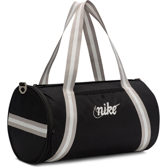 NIKE NK HERITAGE DUFF ­ RETRO DR6261-014 DUFFEL BAG (W)