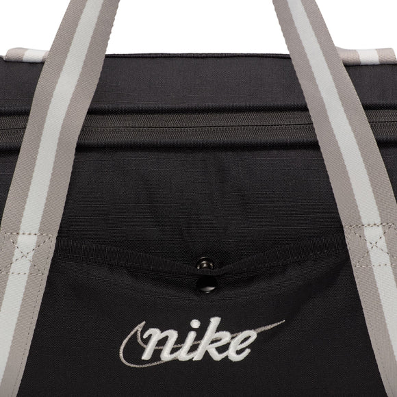 NIKE NK HERITAGE DUFF ­ RETRO DR6261-014 DUFFEL BAG (W)