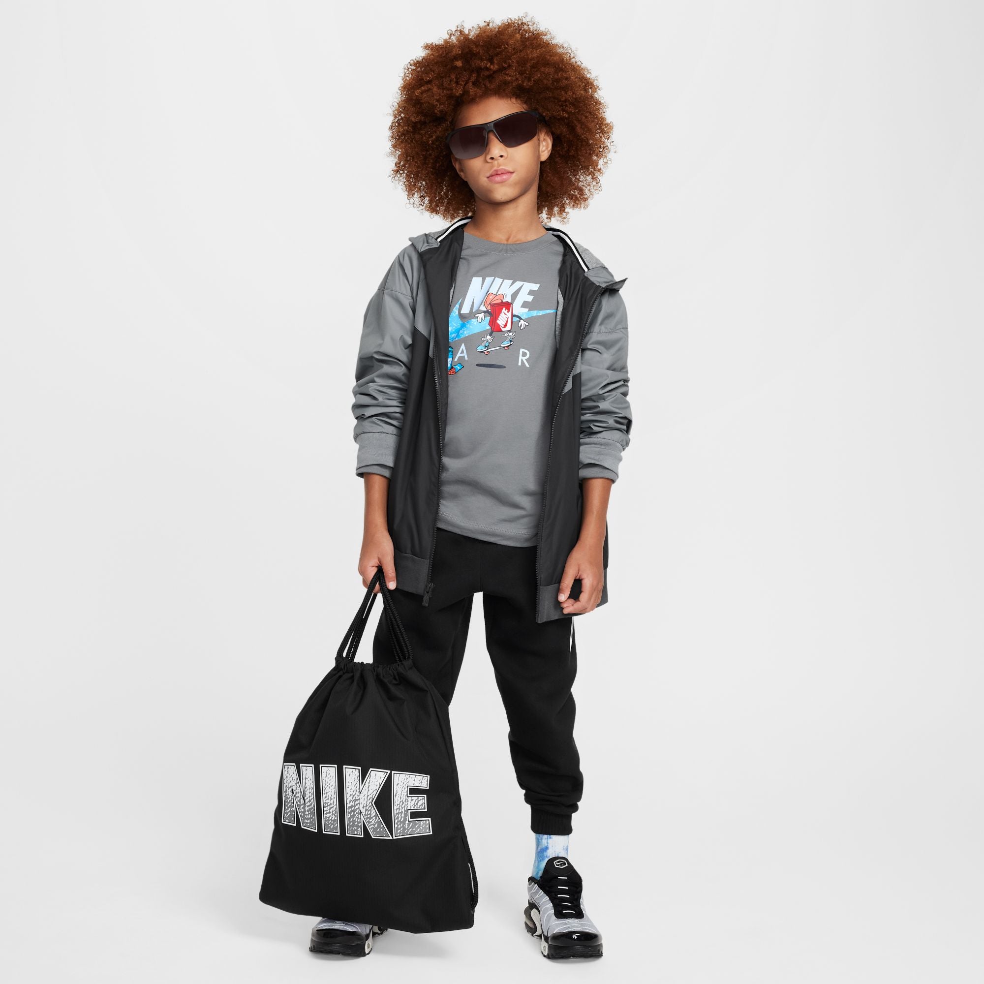 NIKE Y NK DRAWSTRING - GFX FA24 FZ2533-010 GYM BAG (U)