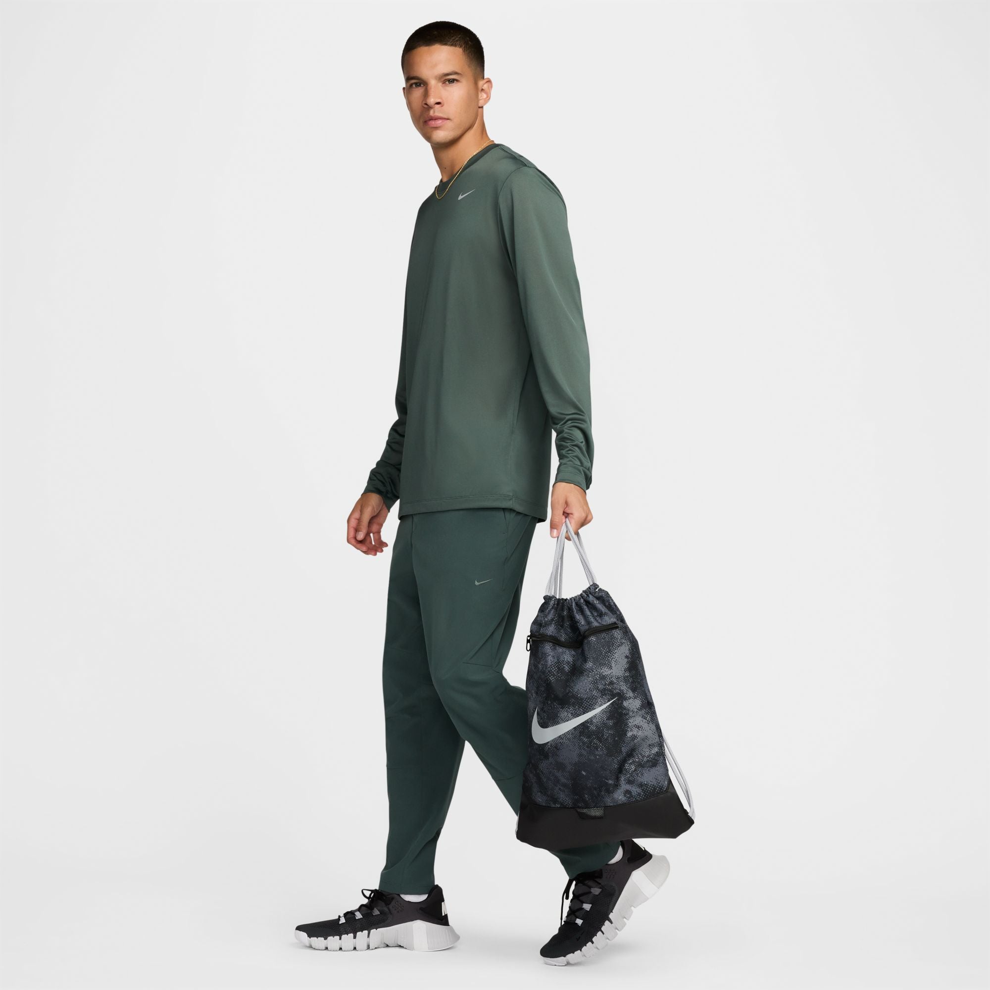 NIKE NK BRSLA DRWSTG 9.5 CAMO AOP FZ2613-068 GYM BAG (U)