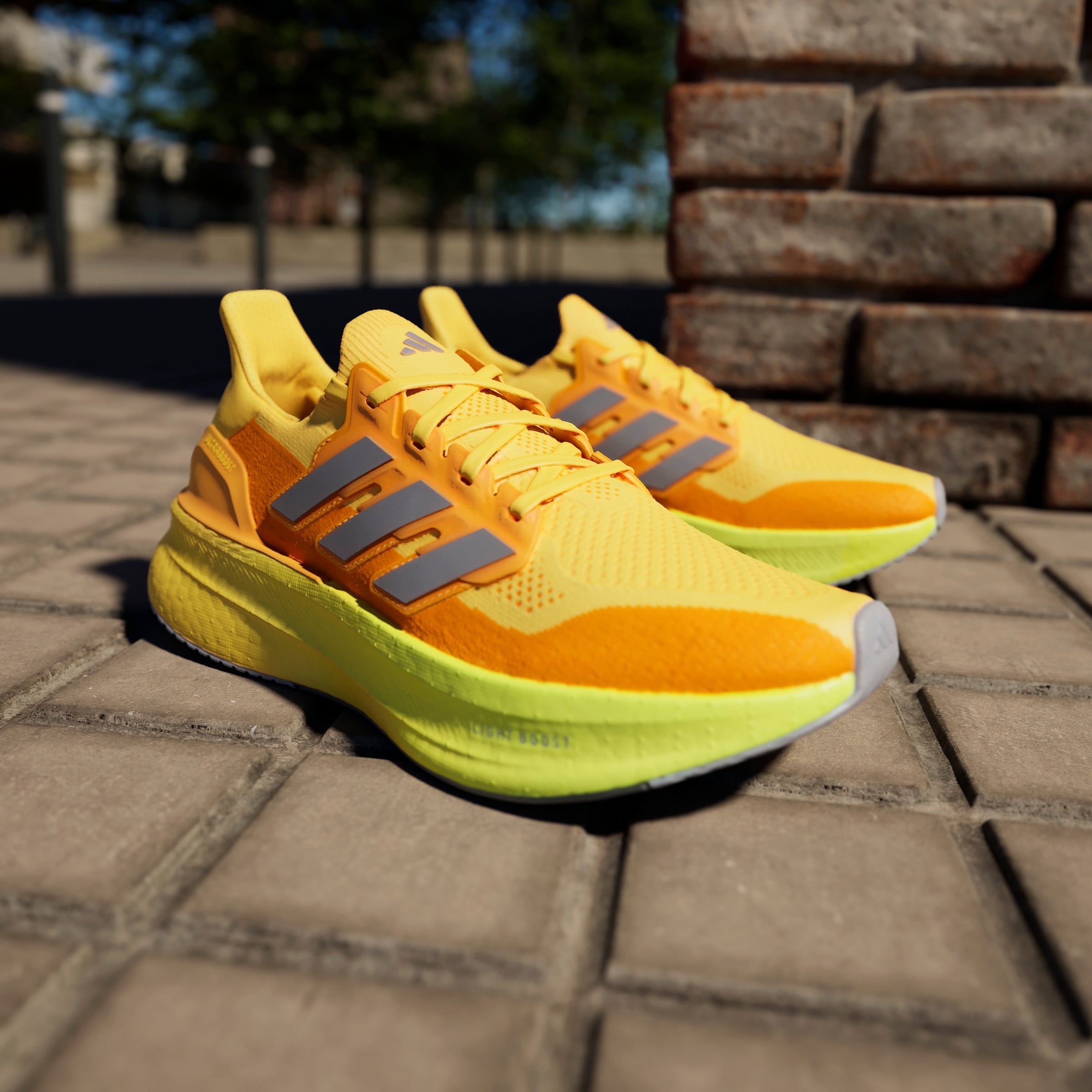 ADIDAS ULTRABOOST LIGHT 2.0 ID8811 RUNNING SHOES (M)