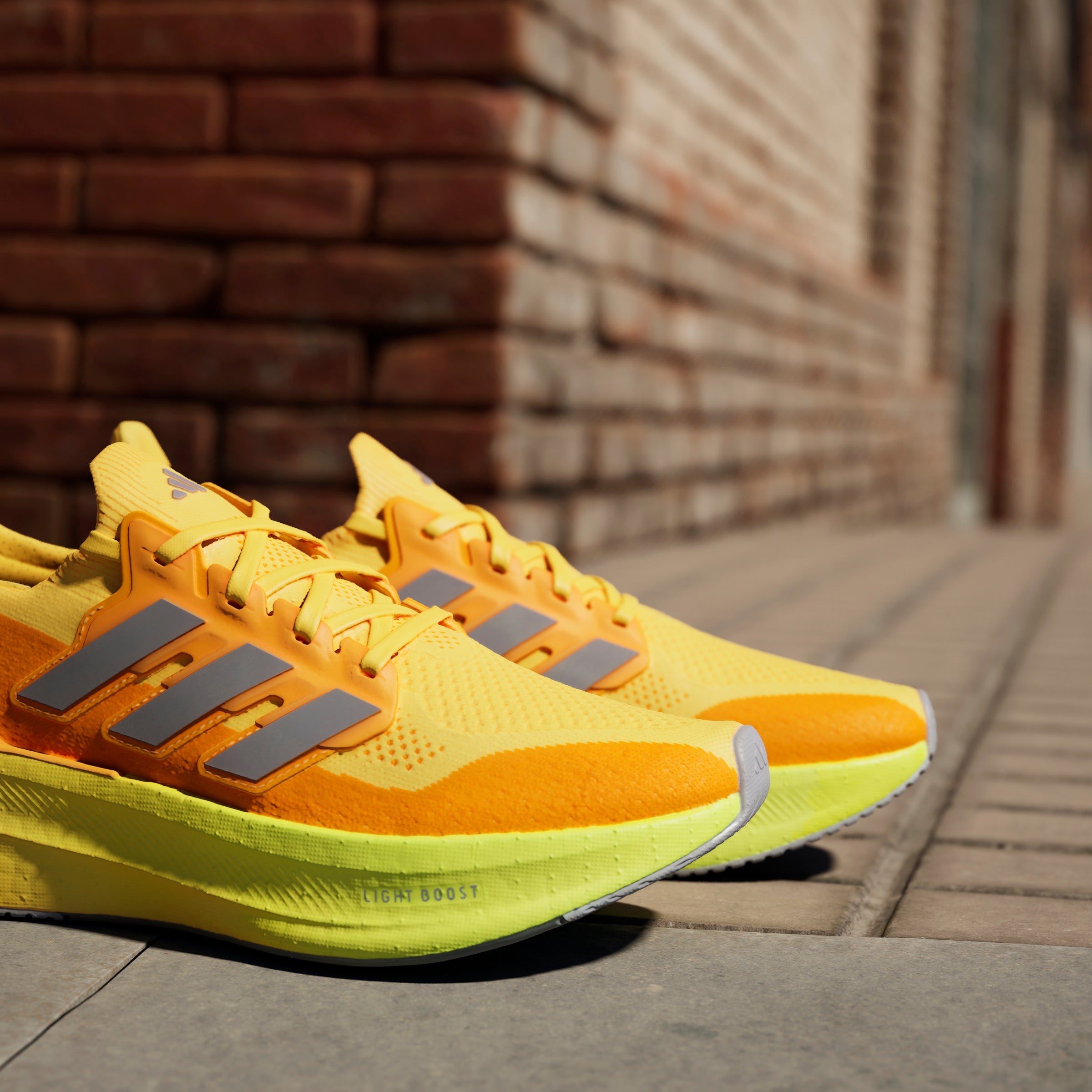 ADIDAS ULTRABOOST LIGHT 2.0 ID8811 RUNNING SHOES (M)