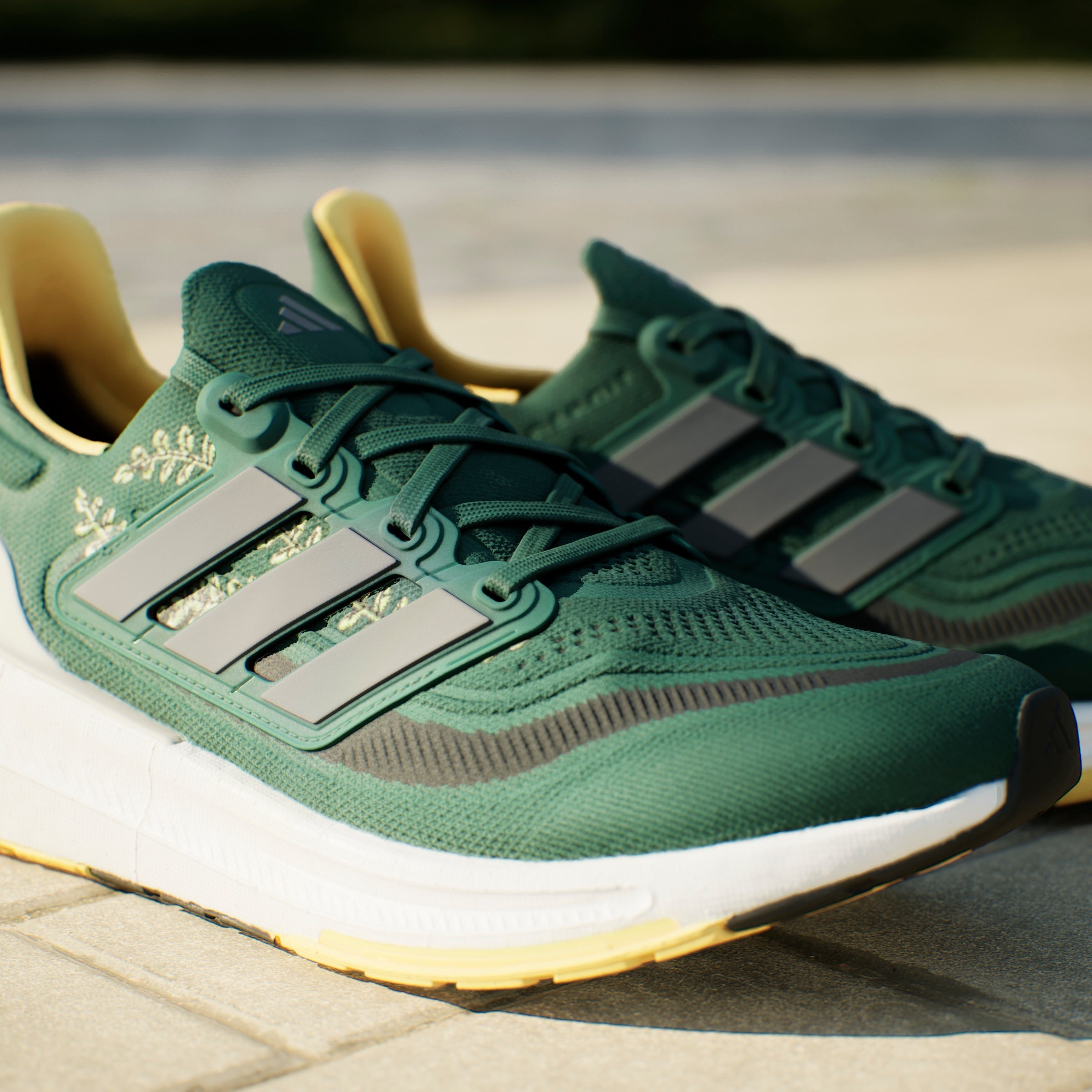 ADIDAS ULTRABOOST LIGHT EARTH DAY IE5830 RUNNING SHOES (M)