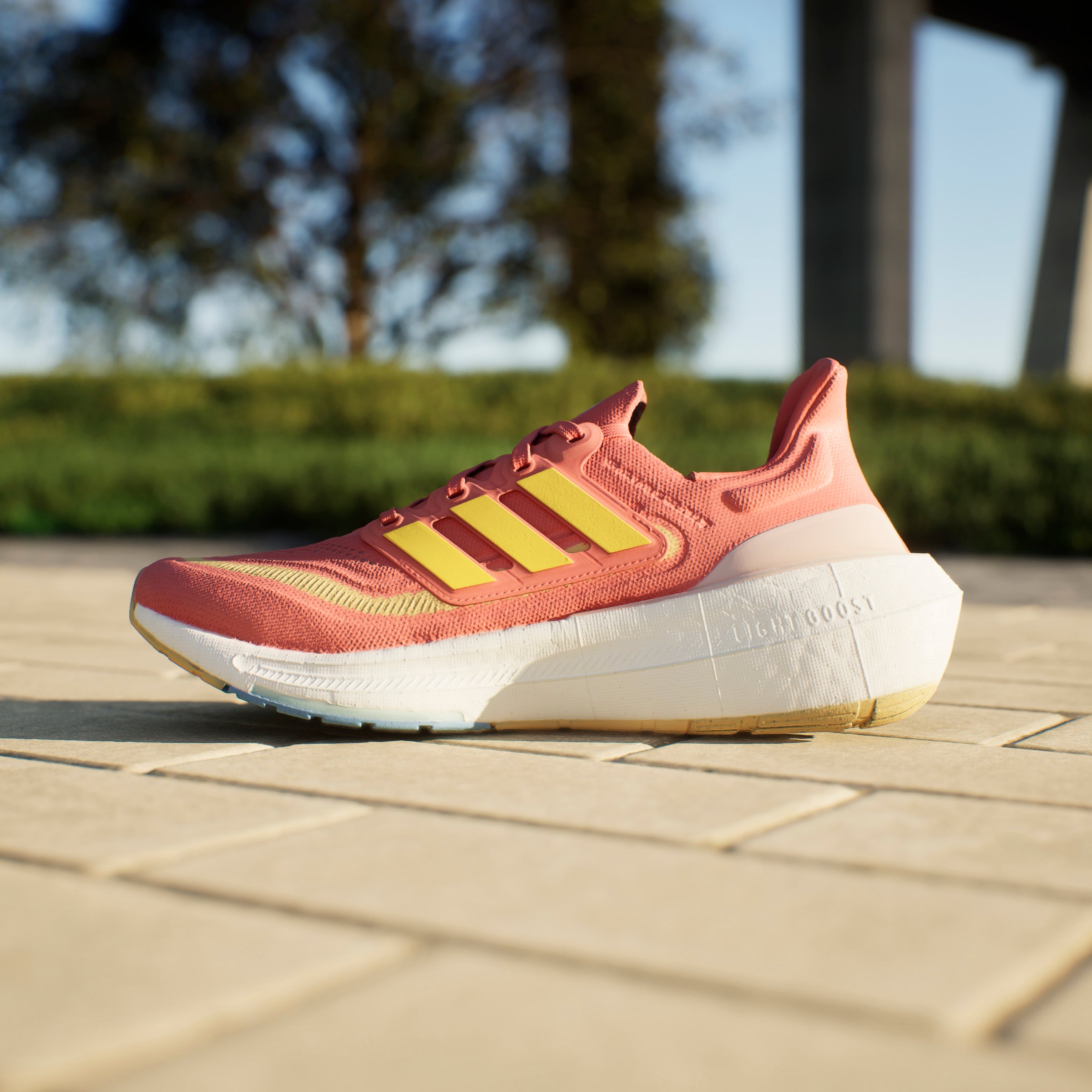 ADIDAS ULTRABOOST LIGHT IE8488 RUNNING SHOES (M)