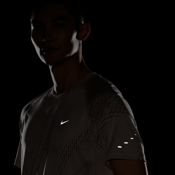 NIKE AS M NK DFADV STRIDE NVLTY SS IF2089-236 T-SHIRT SHORT SLEEVE RUNNING (M)