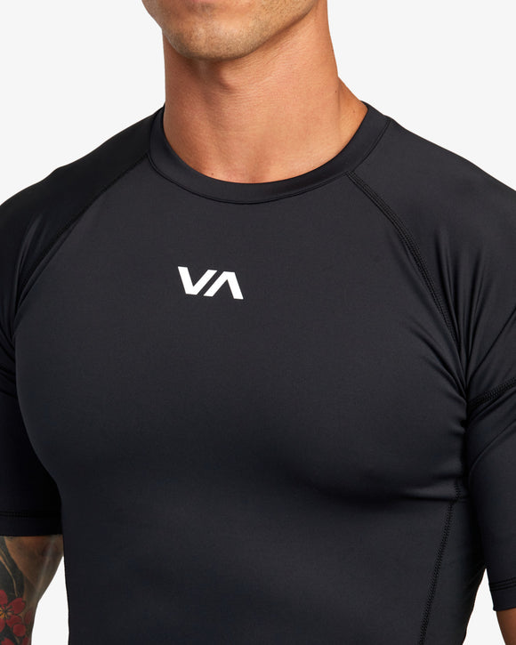 RVCA COMPRESSIONSS  KTTP BLK AVYKT00265-BLK COMPRESSION TOP SHORT SLEEVE (M)