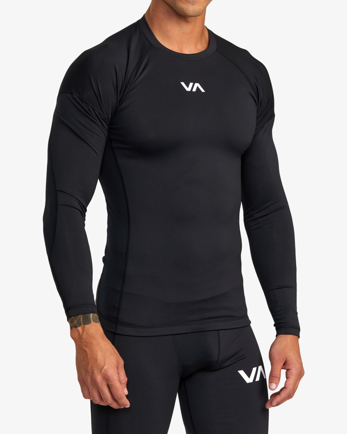 RVCA COMPRESSIONLS  KTTP BLK AVYKT00266-BLK COMPRESSION TOP LONG SLEEVE (M)