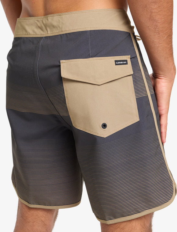 QUIKSILVER SURFSILK EQYBS04862-KTA8 BOARDSHORT (M)