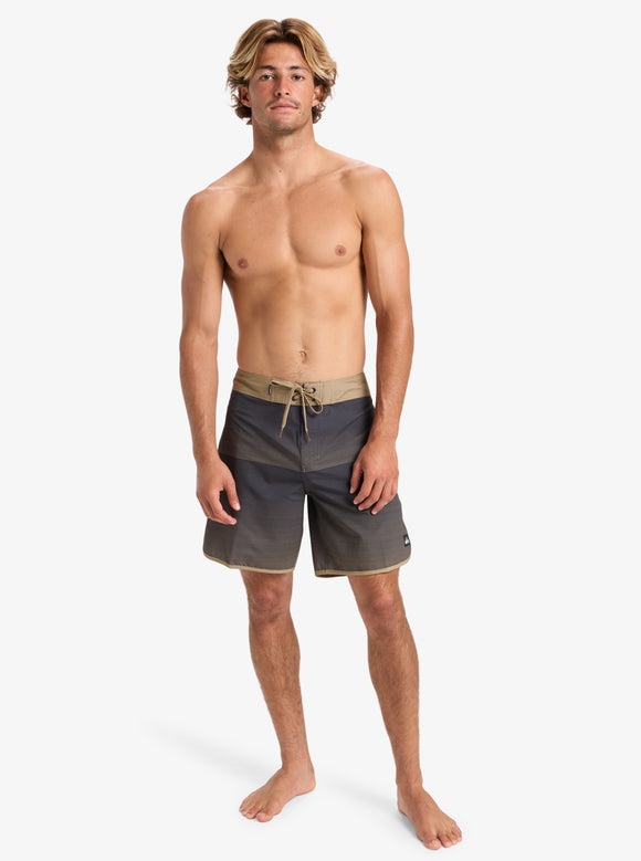 QUIKSILVER SURFSILK EQYBS04862-KTA8 BOARDSHORT (M)