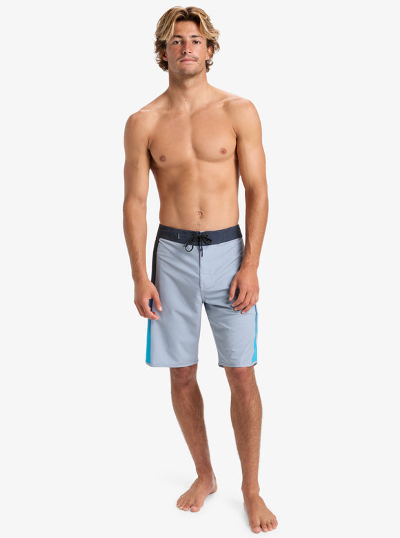 QUIKSILVER SURFSILK HOLMES EQYBS04893-SJE8 BOARDSHORT (M)