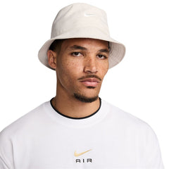 NIKE U APEX BUCKET SQ SWSH L FB5382-104 HAT (U)