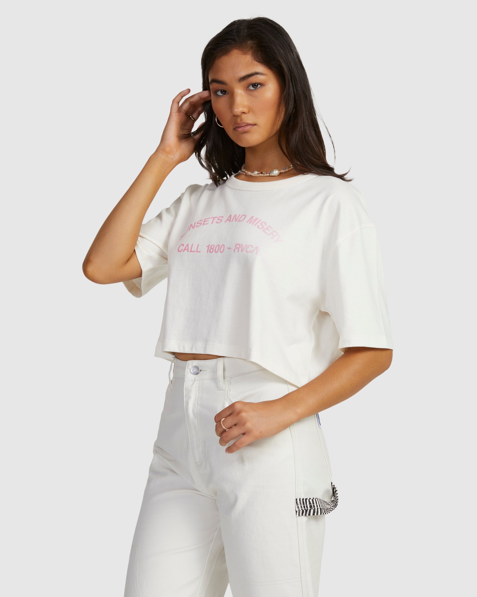 RVCA CALL RVCA HALF RELAXED UVJZT00231-WBT0 T-SHIRT SHORT RVCA CALL RVCA HALF RELAXED UVJZT00231-WBT0 T-SHIRT SHORT