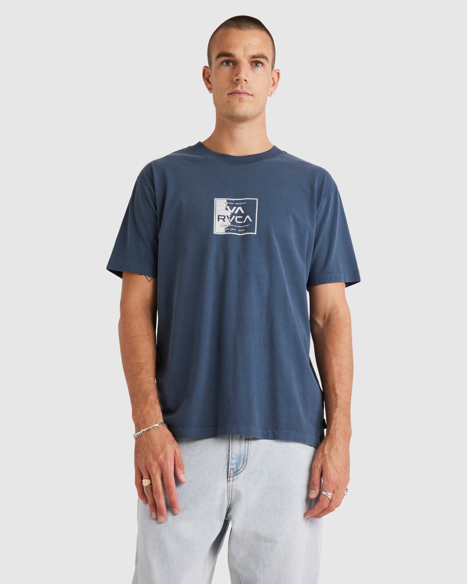 RVCA VA TORN SS TEE VALOCM120-GNB T-SHIRT SHORT SLEEVE (M)