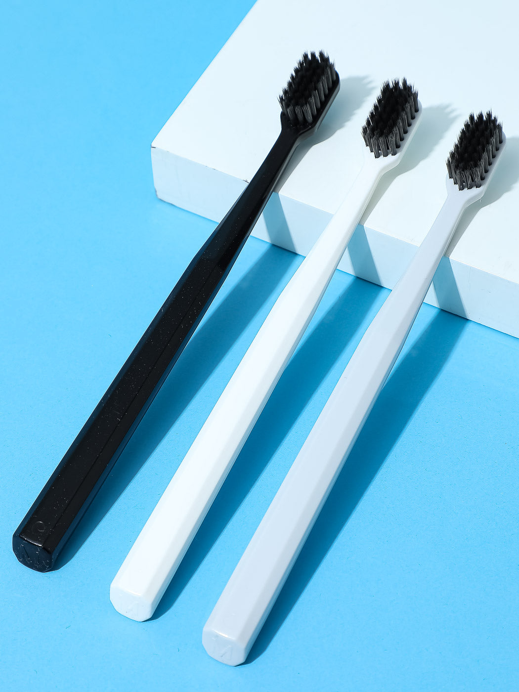 MINISO CLASSIC TOOTHBRUSH ( 3 PACK ) 2006868210108 TOOTHBRUSH