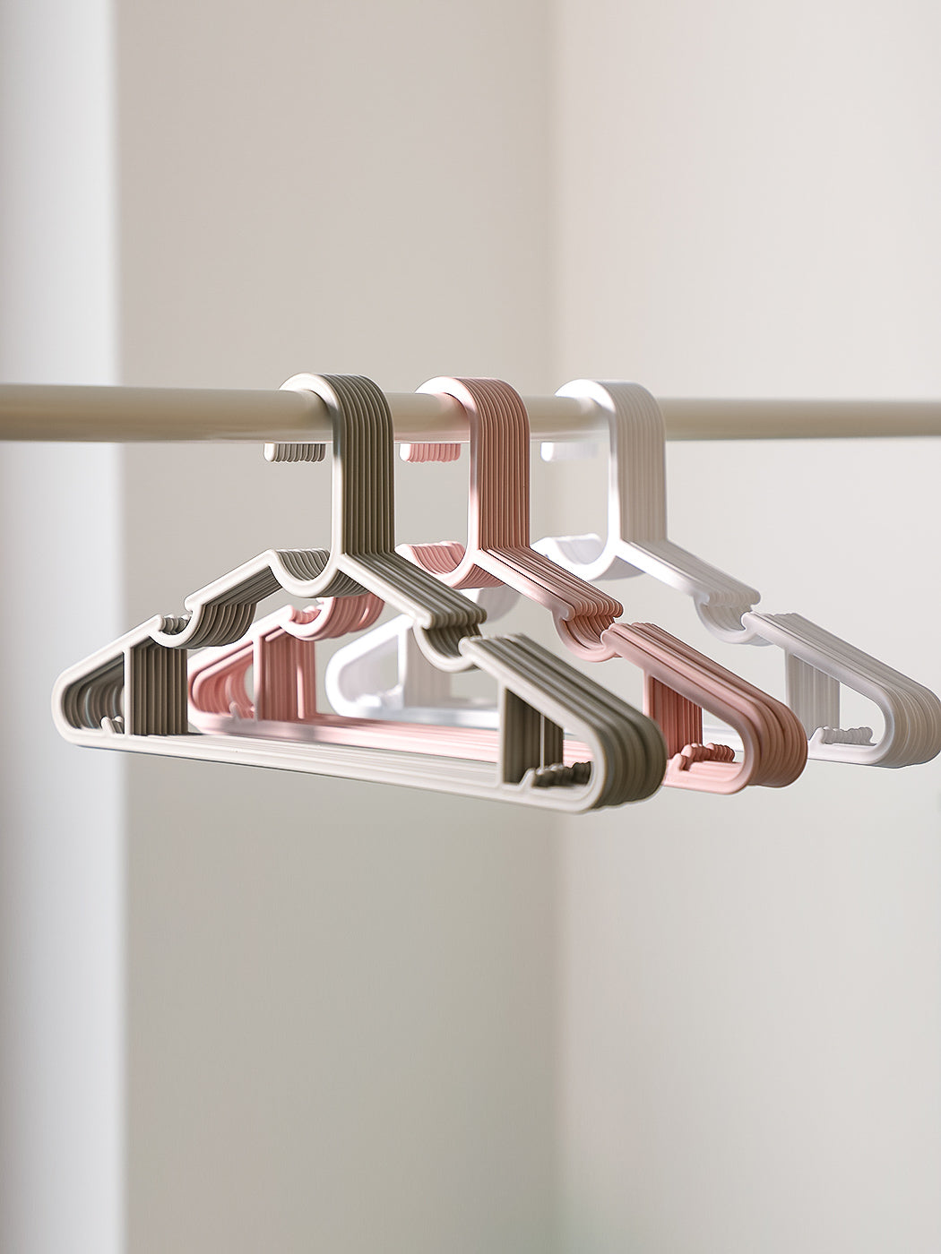 MINISO SIMPLE CLOTH HANGER 10 COUNTS ( GREY ) 2008111411102 CLOTHES HANGERS