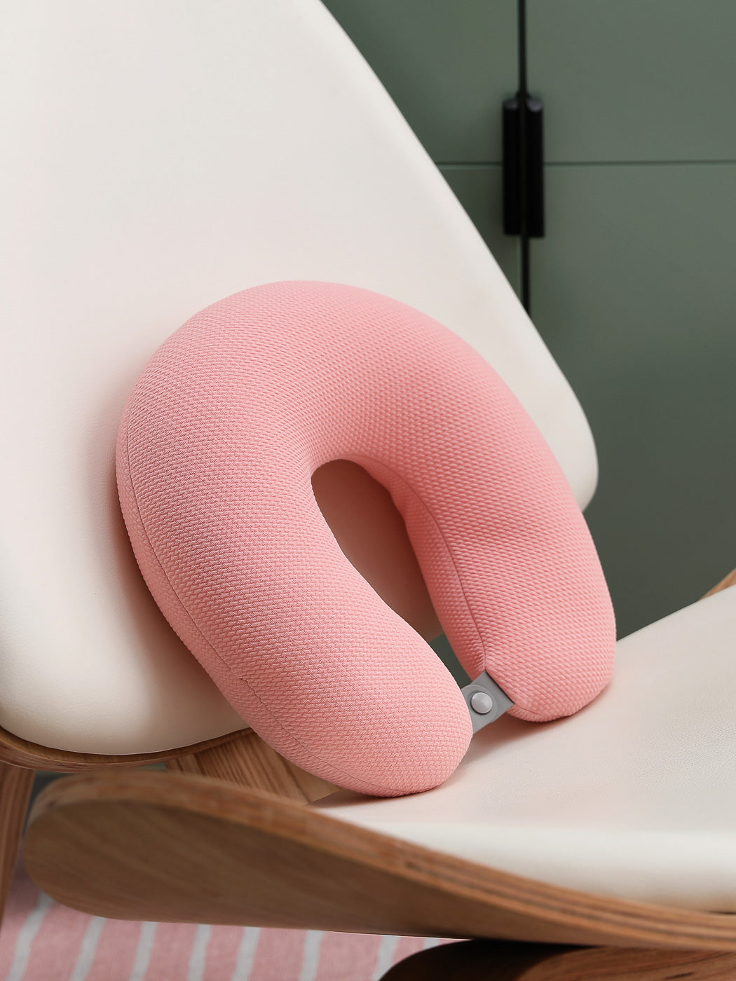 MINISO U-SHAPED PILLOW ( PINK ) 2008560210103 U-SHAPED NECK PILLOW