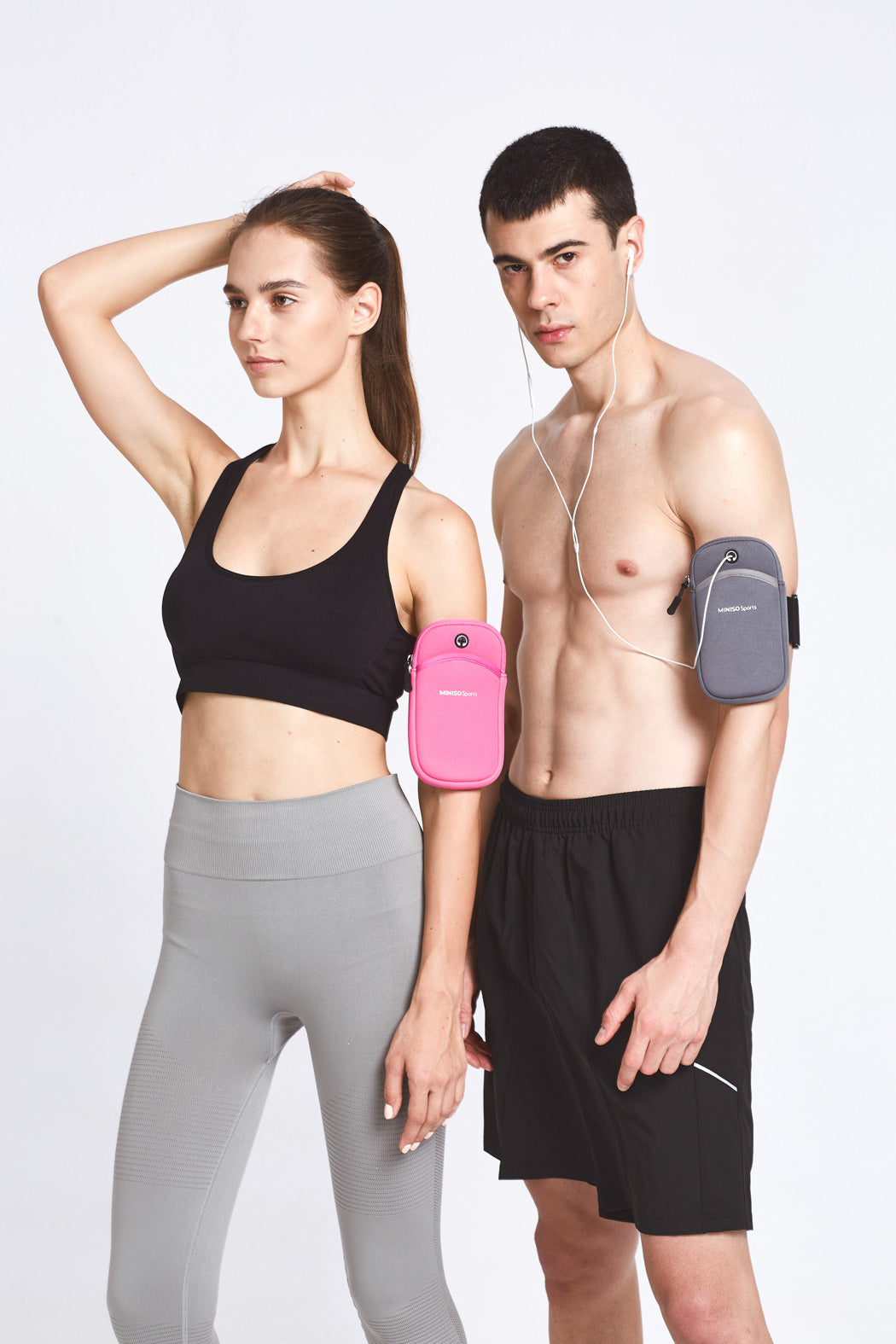 MINISO MINISO SPORTS-ARM BAND WITH DOUBLE POCKETS(GREY) 2008742910104 SPORTS ARM BAND