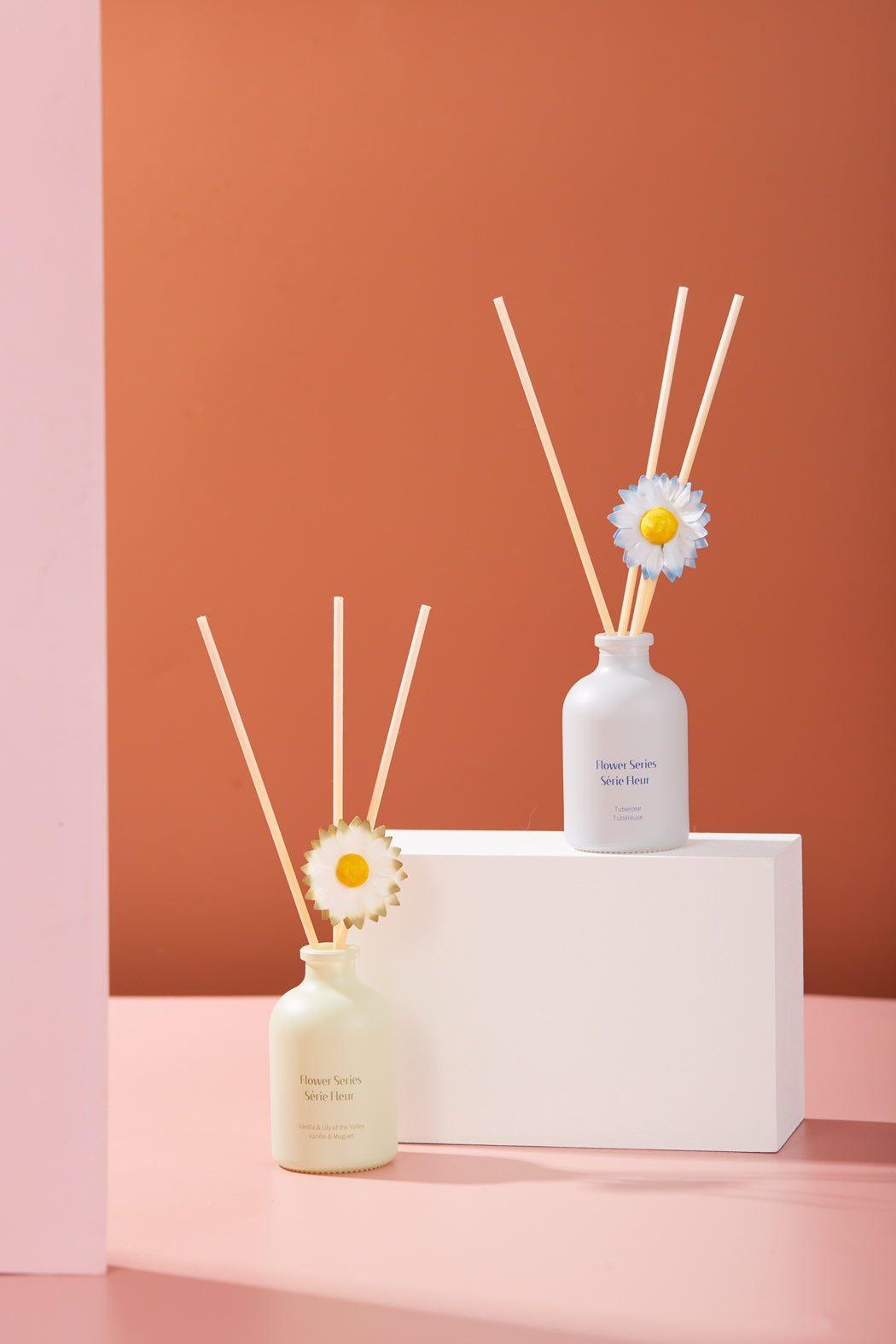 MINISO FLOWER SERIES-REED DIFFUSER ( VANILLA & LILY OF THE VALLEY ) 2011534911104 SCENT DIFFUSER