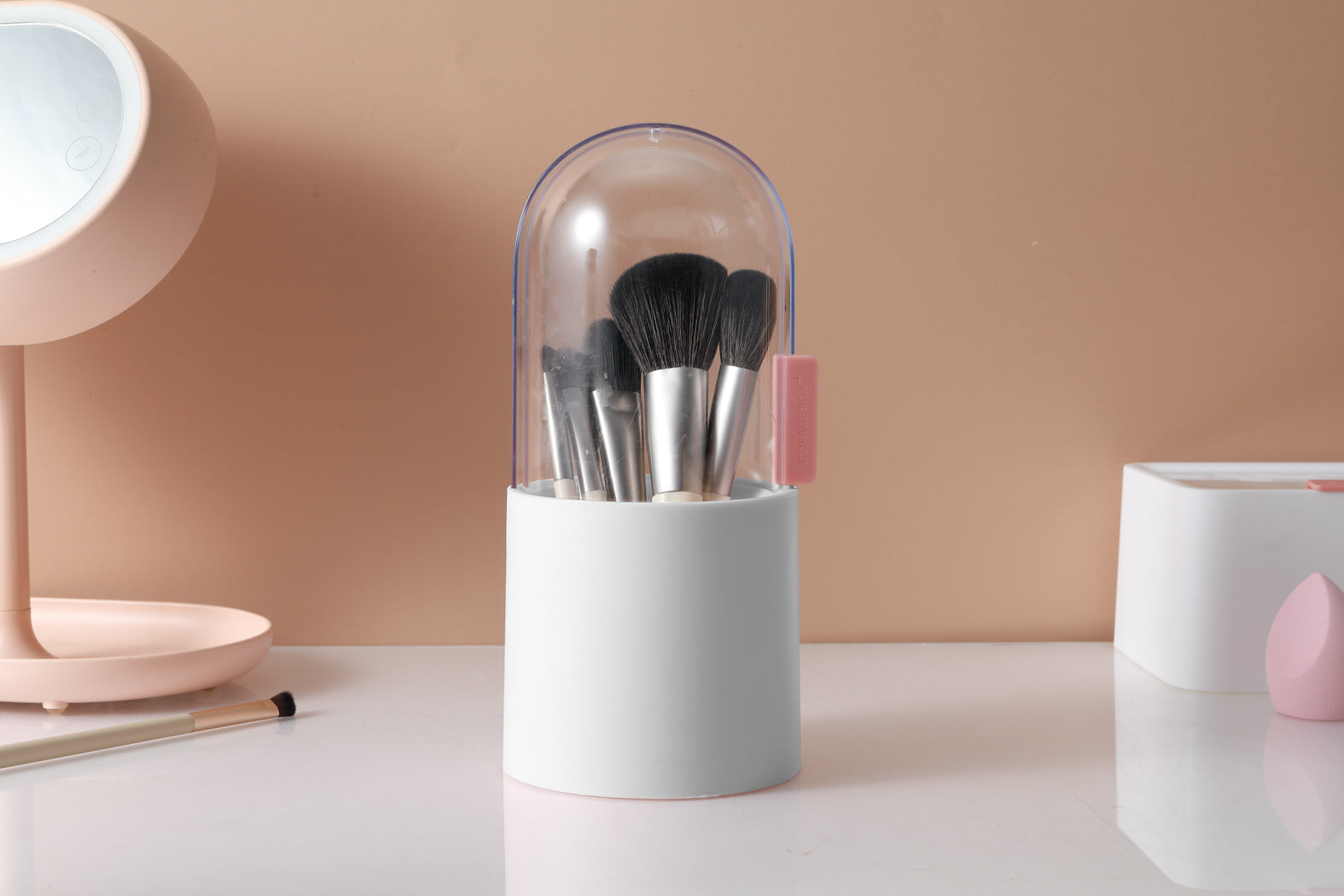 MINISO DUSTPROOF CONTAINER FOR MAKEUP BRUSH 2011610510108 COSMETICS STORAGE