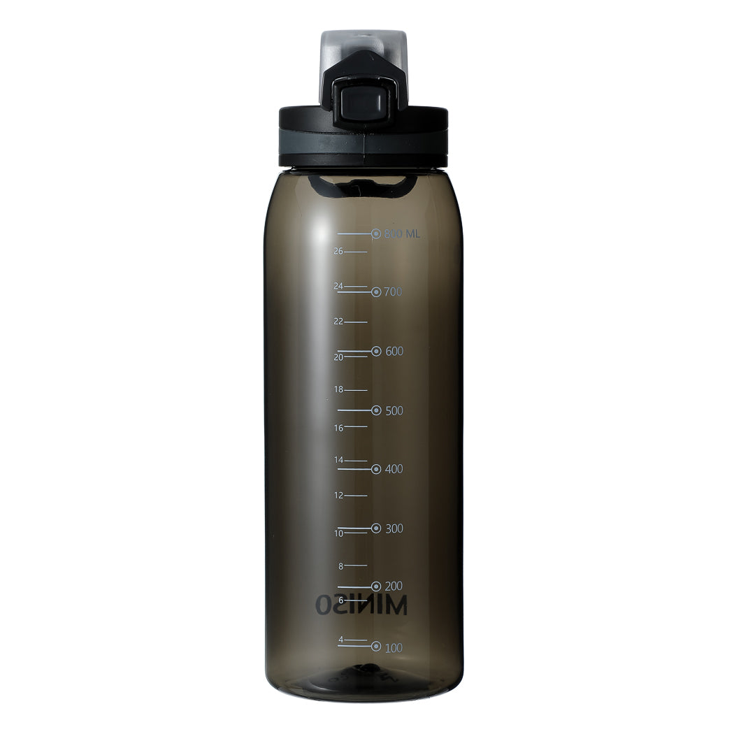 MINISO PLASTIC COOL WATER BOTTLE WITH HANDLE (900ML, BLACK) 2011877710105 PLASTIC WATER BOTTLE