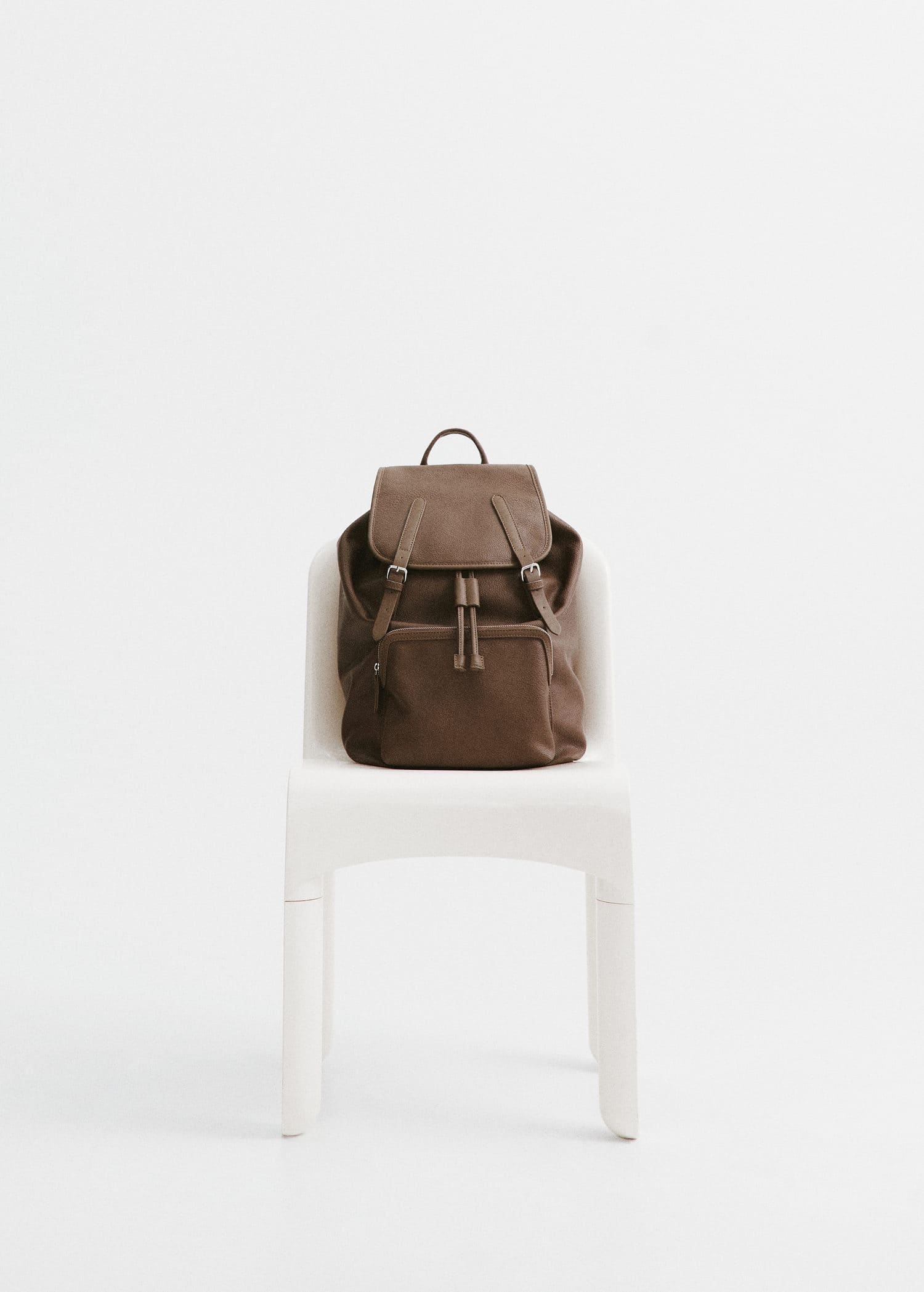Oval shoulder bag - Women | MANGO USA