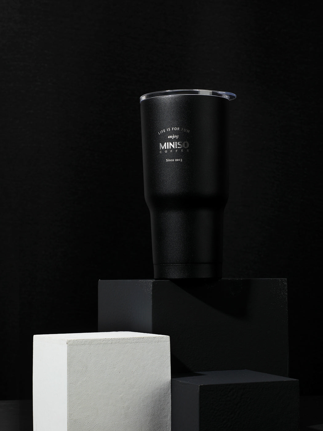 MINISO CLASSIC BLACK & WHITE SERIES-STEEL BOTTLE 580ML, BLACK 2009942810102 STEEL CUP