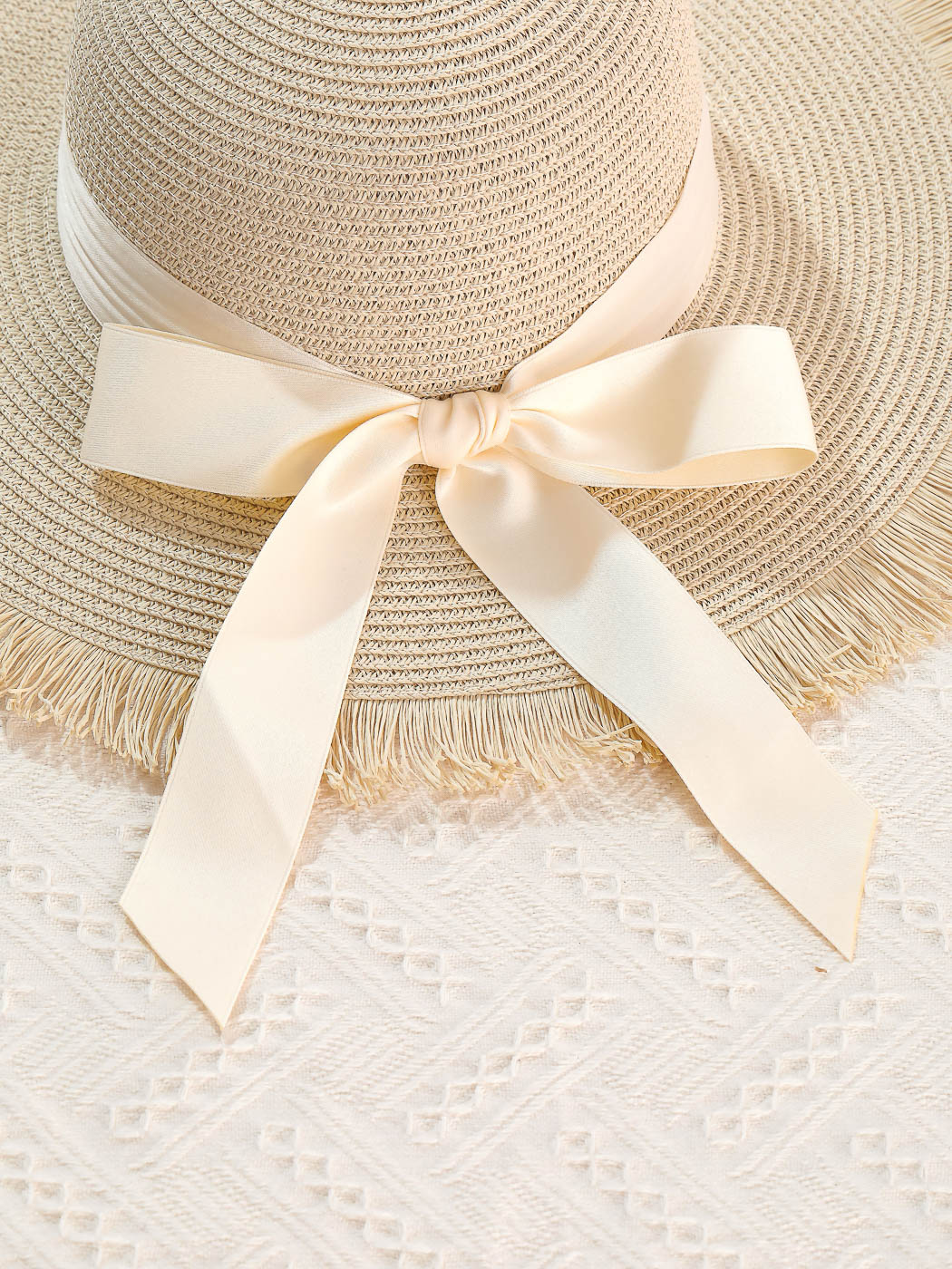 MINISO HAPPY VACATION STRAW HAT ( CREAMY WHITE ) 2010116710104 FASHIONABLE HAT