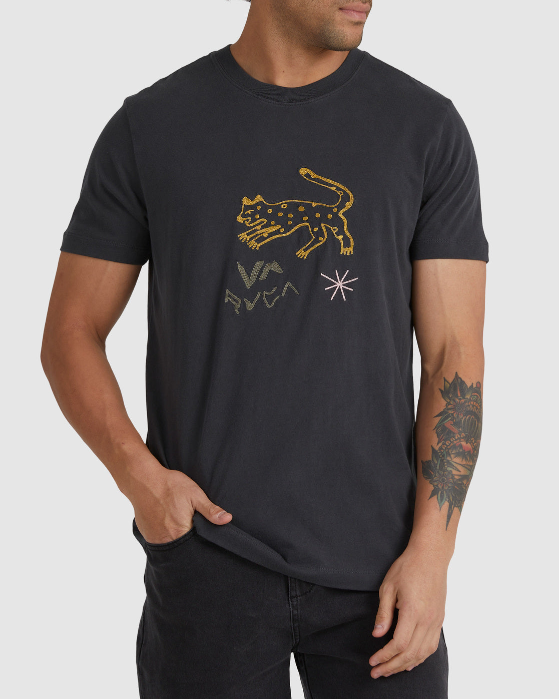 【SATIIIZ】Viento Track Short Sleeve T-Shirt Vuori Men's Tradewind Performance Tee | $58.00 | Saint Bernard